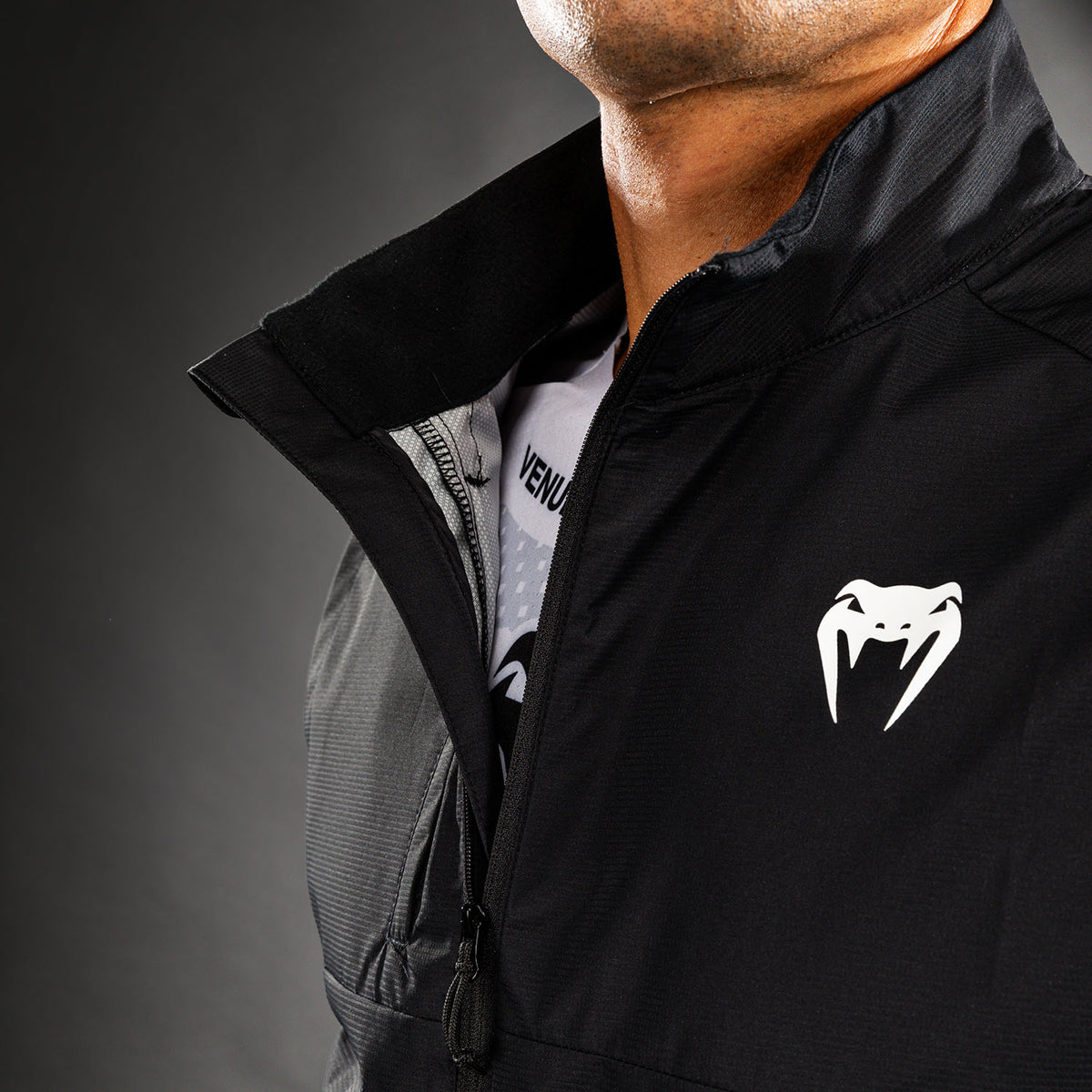 Venum MX Basics Cortavientos sin mangas - Negro/Blanco