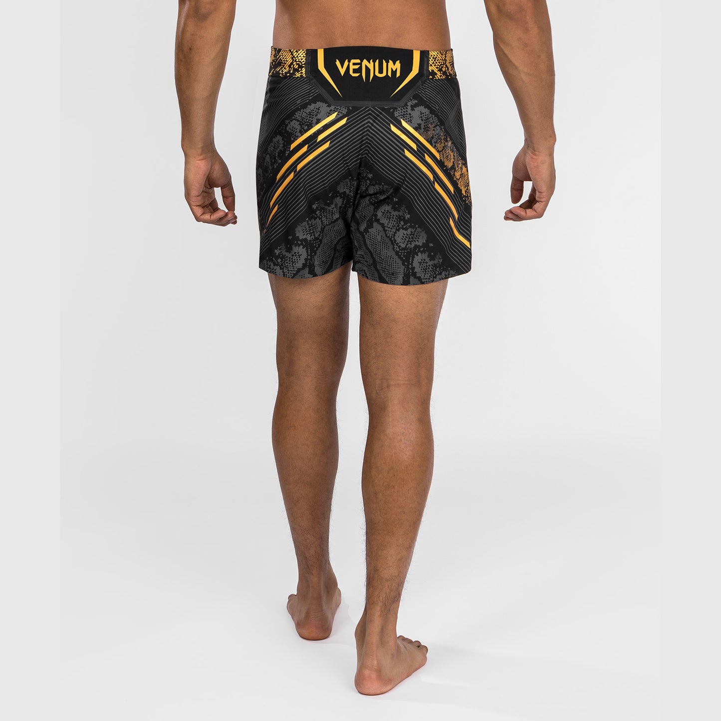 Pantalón Corto UFC Adrenaline by Venum Personalized Authentic Fight Night, Hombre - Corte Corto - Negro/Oro