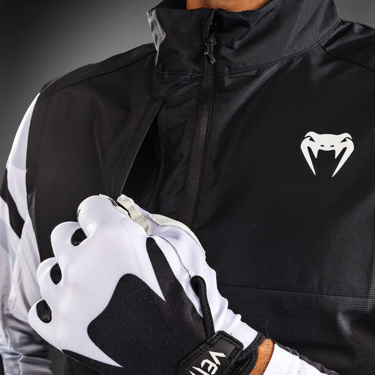 Venum MX Basics Cortavientos sin mangas - Negro/Blanco