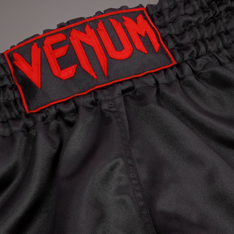 Venum Classic Short de Muay Thai - Negro/Rojo