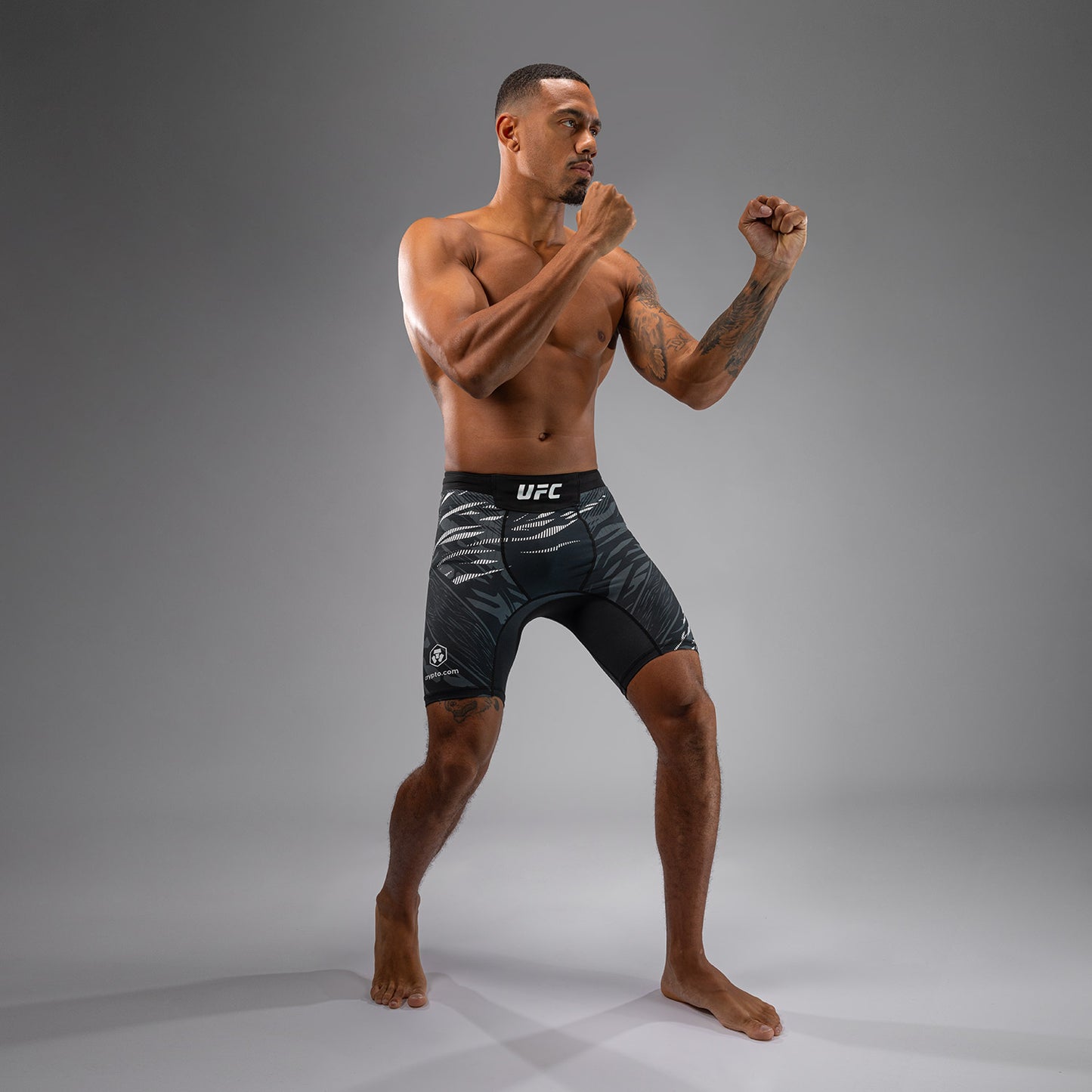 UFC Fusion by Venum Personalizados Authentic Fight Night Vale Tudo Shorts para Hombre - Negro