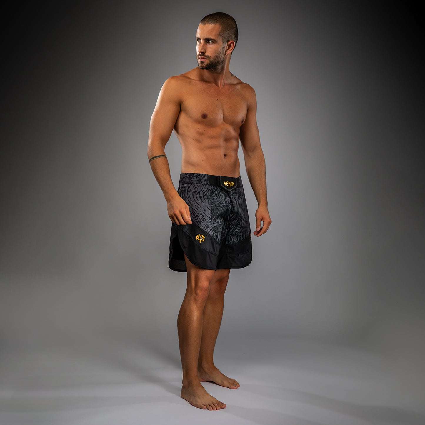 Venum x Chimaev Pantalones Cortos de Combate  - Negro/Gris