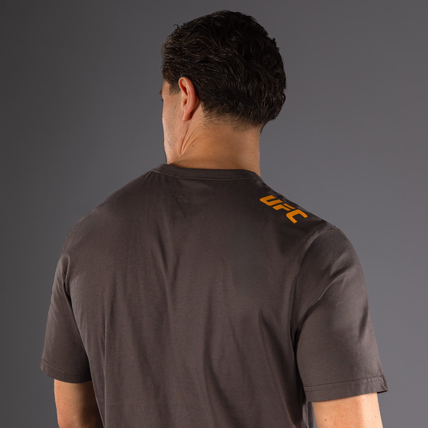 UFC Fusion by Venum Fight Week Camiseta de Manga Corta para Hombre - Solid Marrón tierra