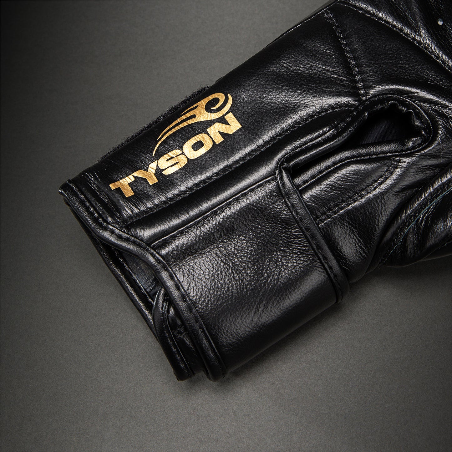 Venum Giant 2.0 Guantes de Boxeo Pro Mike Tyson – Negro/Oro