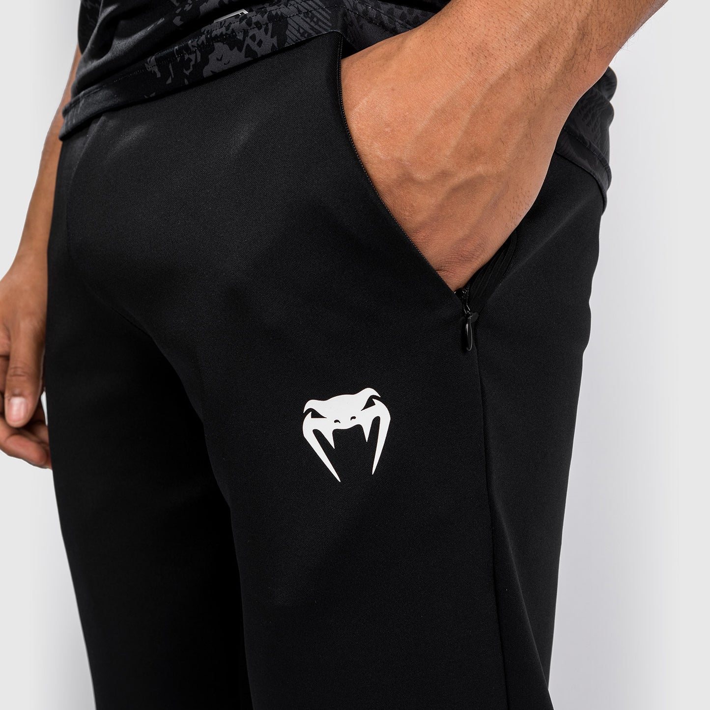 UFC Adrenaline by Venum Authentic Fight Night Pantalón Walkout para Hombre - Negro
