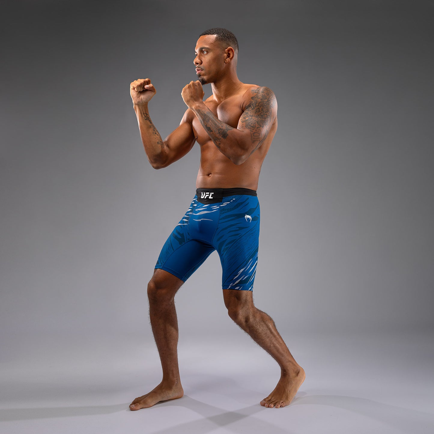UFC Fusion by Venum Personalizados Authentic Fight Night Vale Tudo Shorts para Hombre - Azul