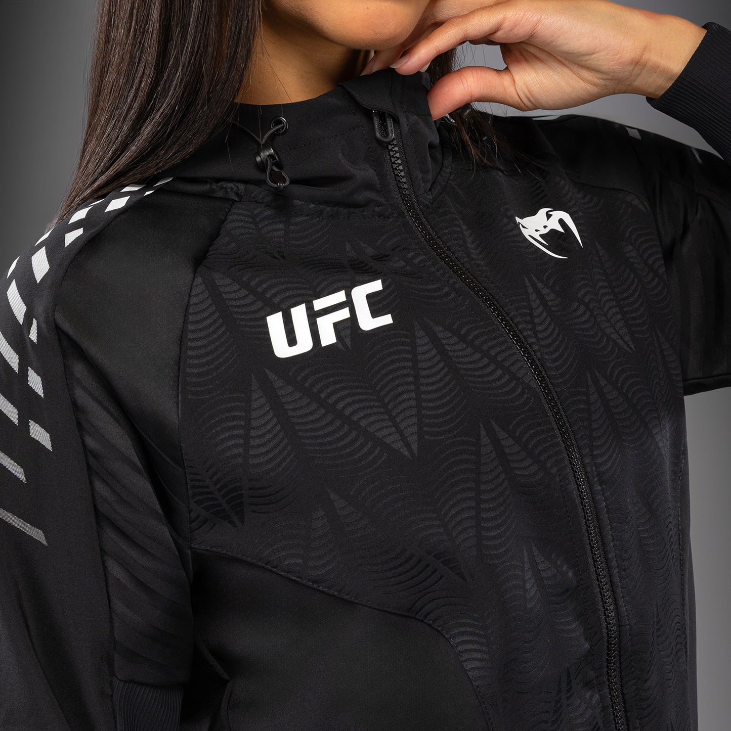 UFC Zenith by Venum Authentic Fight Night Sudadera de walkout Mujer Personalizado - Negro