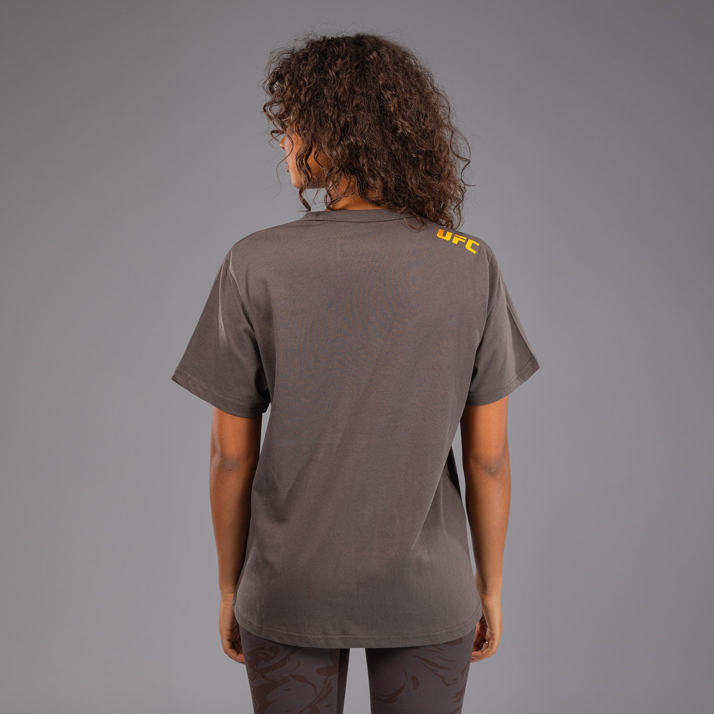 UFC Fusion by Venum Fight Week Camiseta de Manga Corta de Algodón para Mujer - Solid Marrón tierra