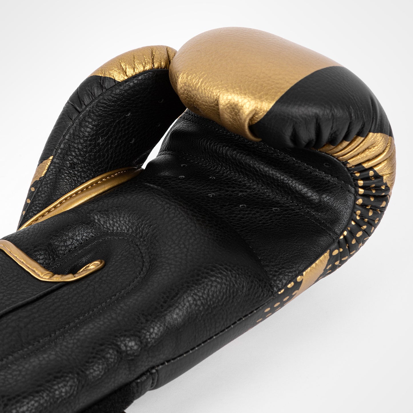 Guantes de boxeo Venum Lightning – Dorado/Negro