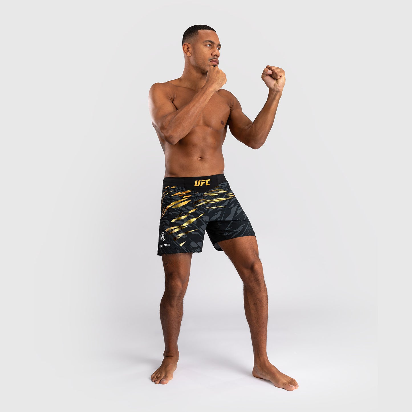 UFC Fusion by Venum Personalizados Authentic Fight Night Shorts de Lucha para Hombre - Ajuste Corto - Campeón