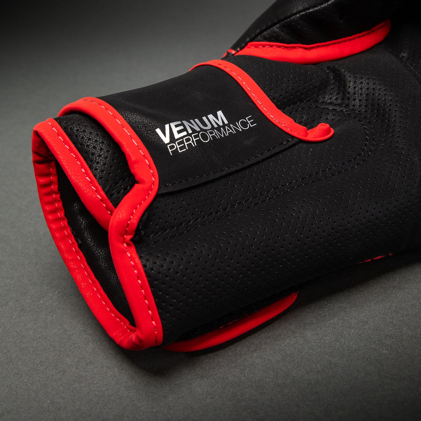 Venum Matupa Guantes de Boxeo - Negro/Rojo/Plata