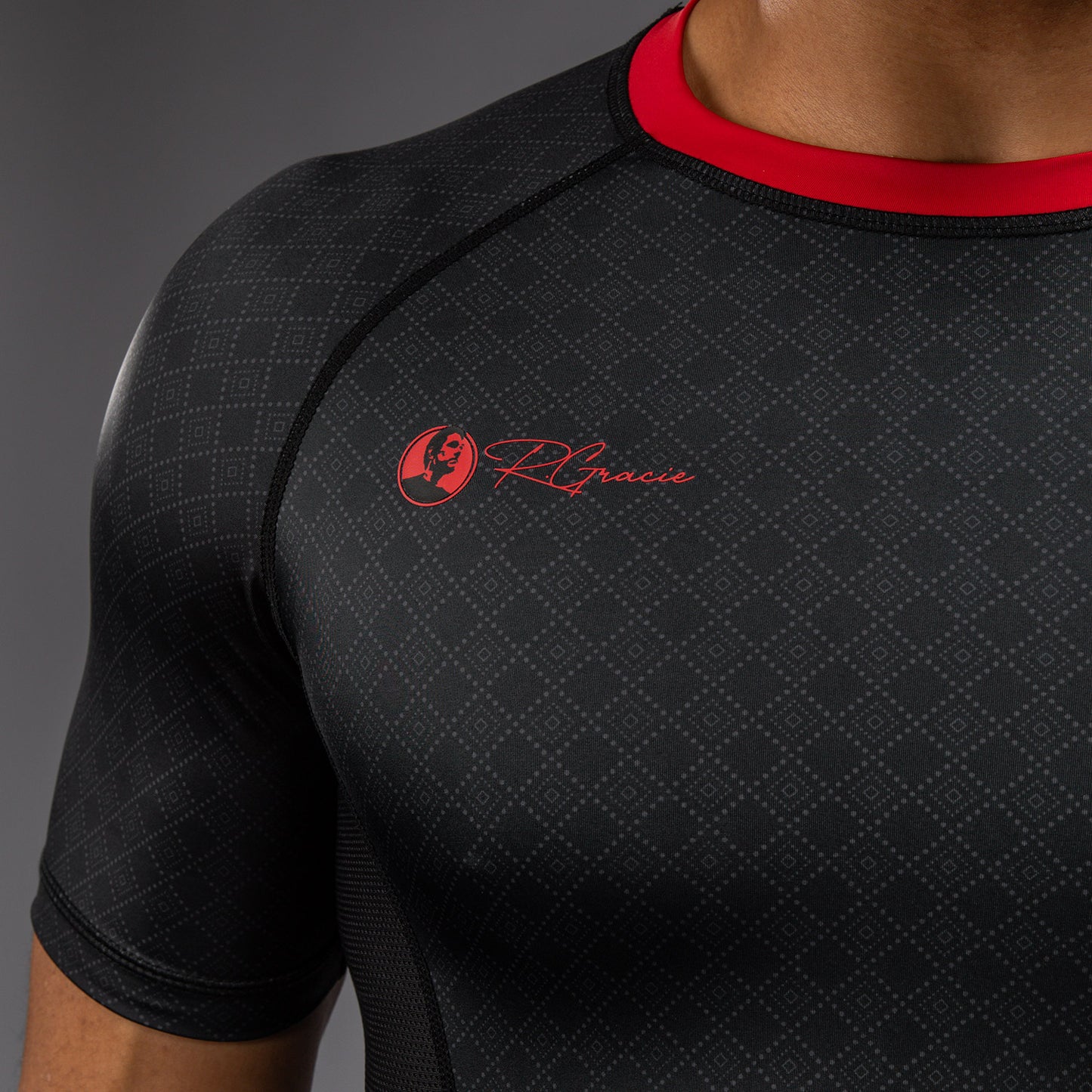 Venum x Roger Gracie Signature Rashguard Manga Corta - Negro/Rojo