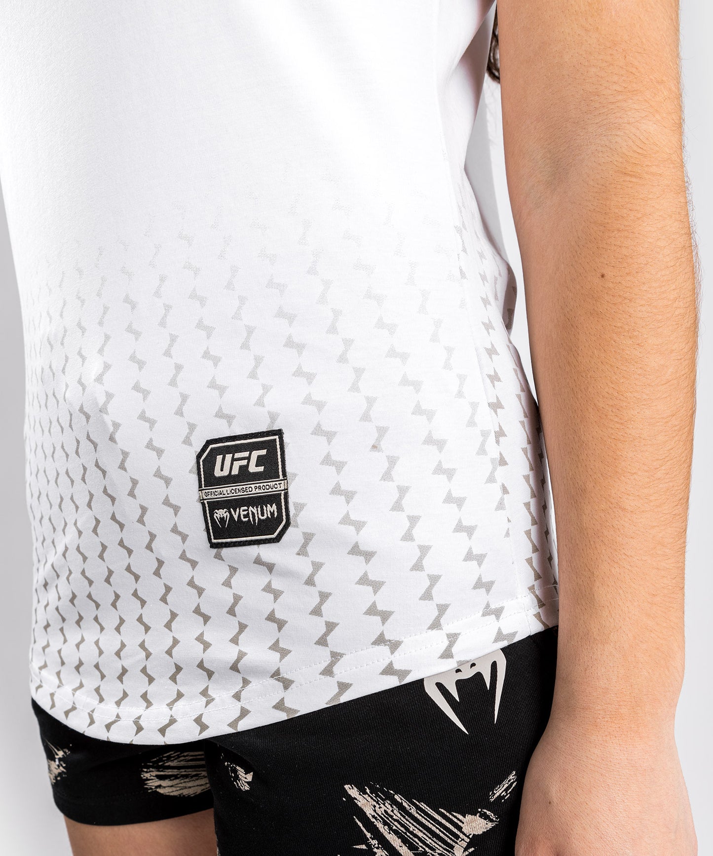 Camiseta UFC Venum Authentic Fight Week 2.0 - Para mujer - Blanco