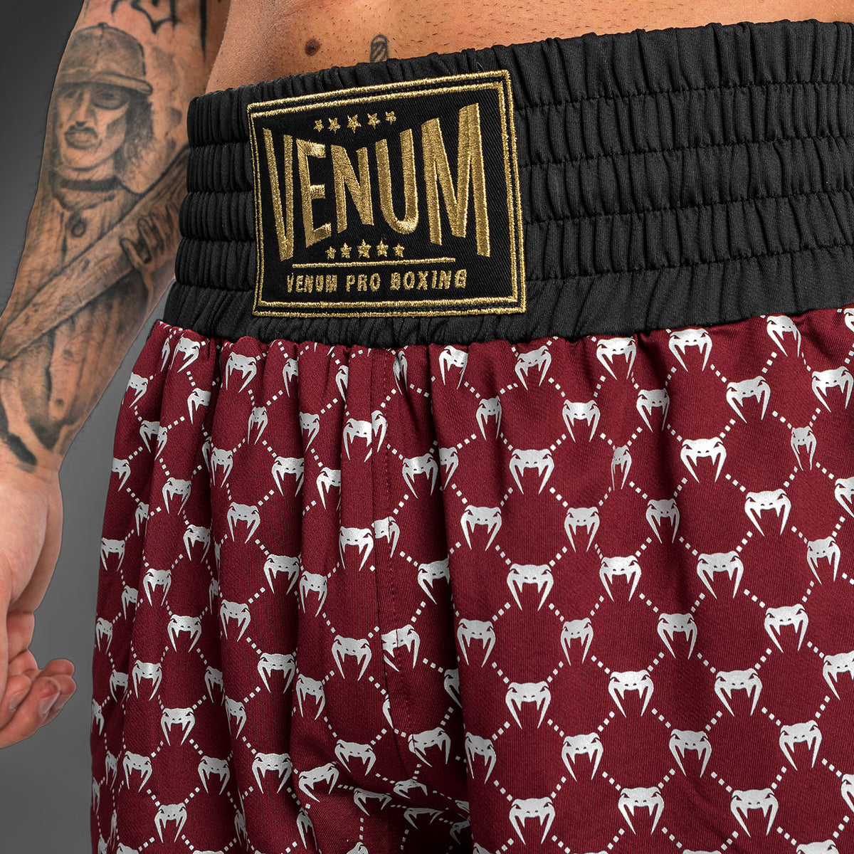 Shorts de Boxeo Venum Monogram - Negro/Borgoña