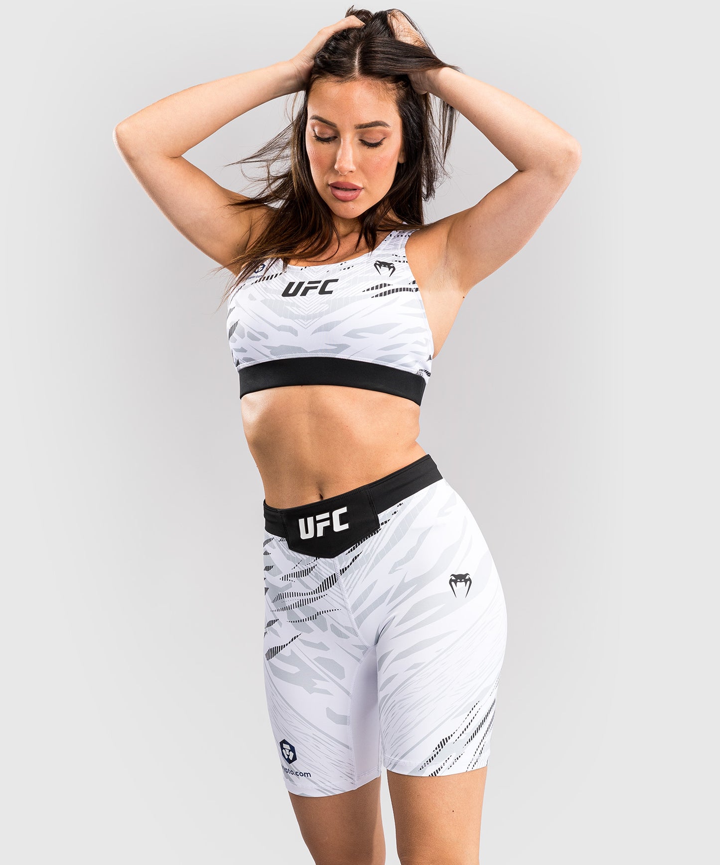 UFC Fusion by Venum Authentic Fight Night Vale Tudo Shorts para Mujer - Ajuste Largo - Blanco