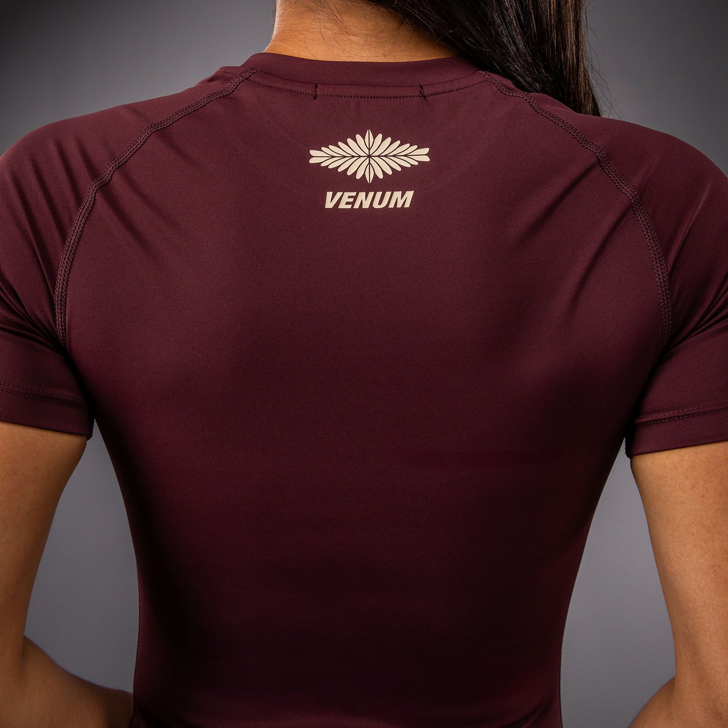 Venum Talisman Rashguard de Manga Corta - Ciruela