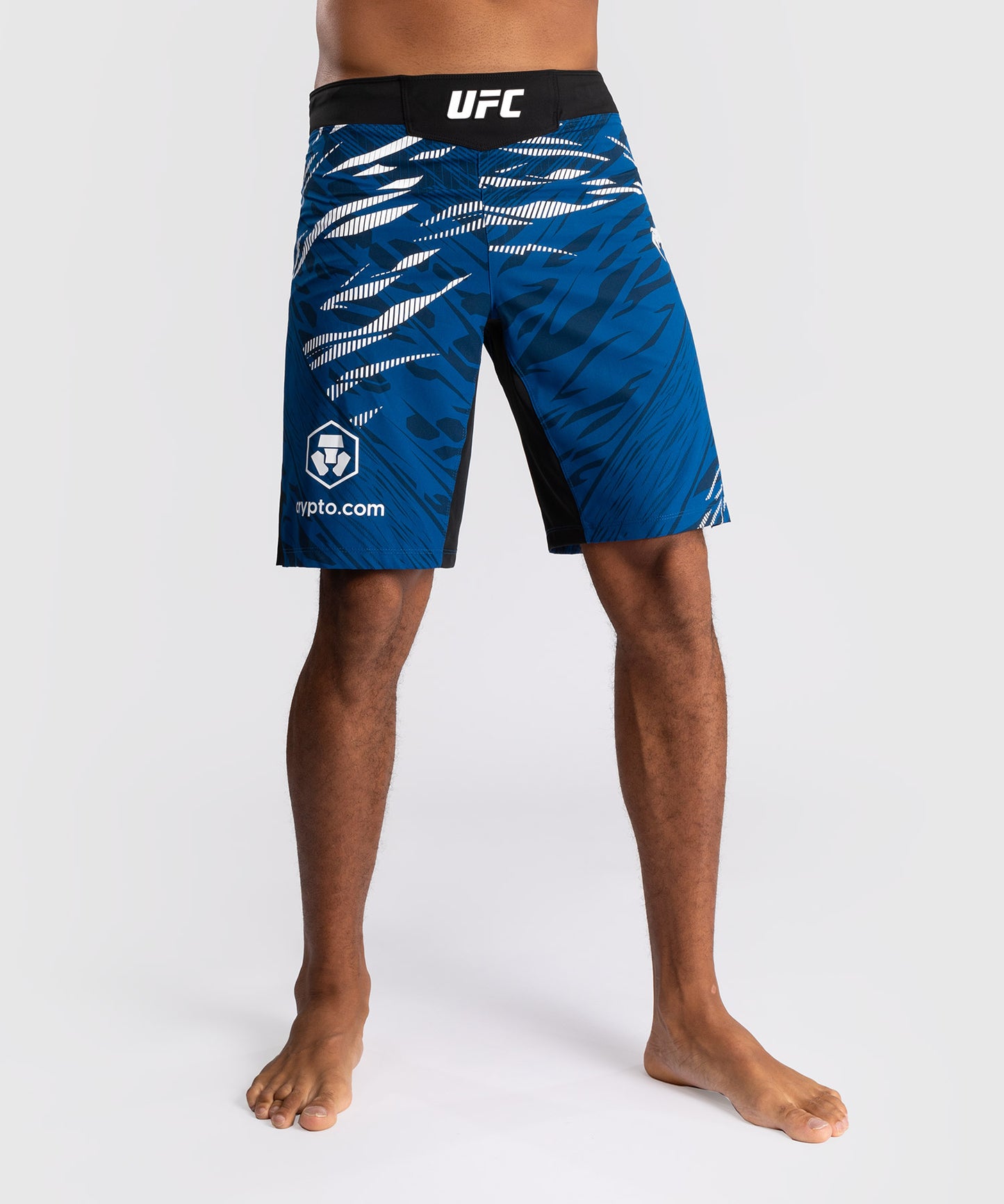 UFC Fusion by Venum Authentic Fight Night Shorts de Lucha para Hombre - Ajuste Largo - Azul