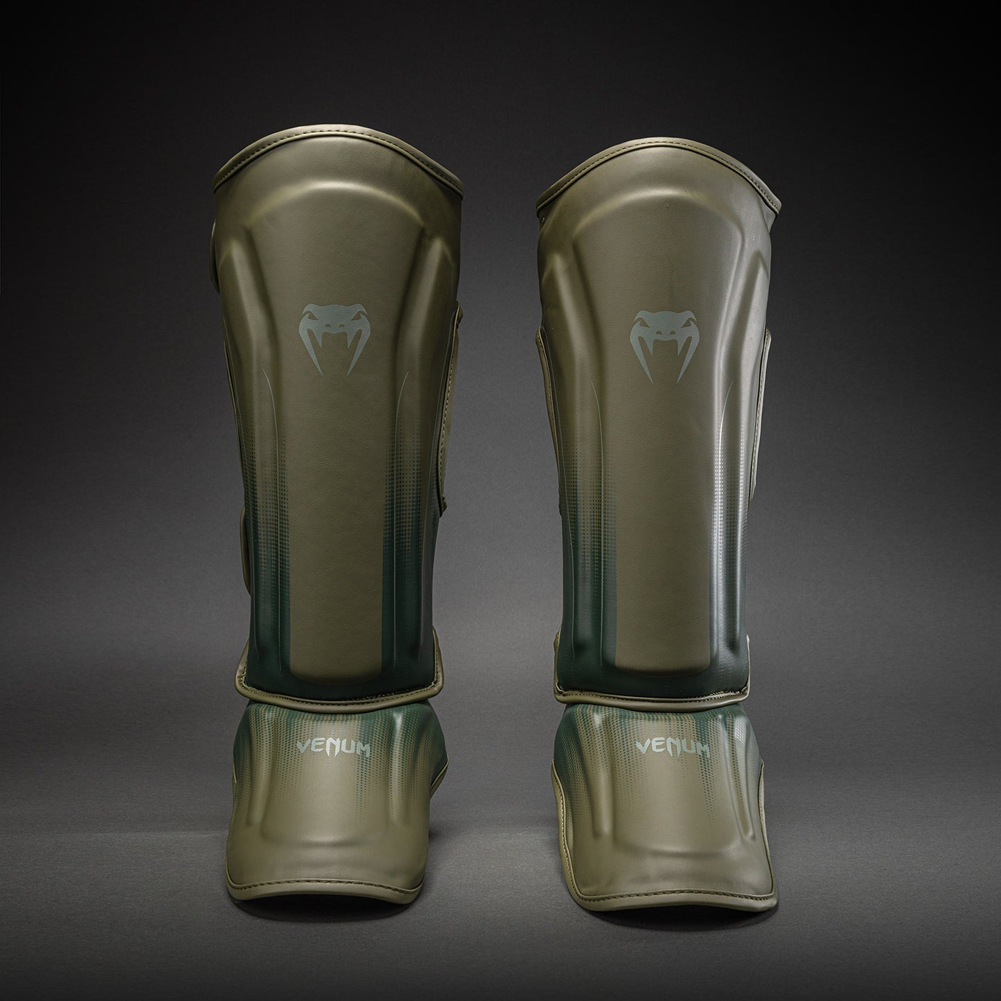 Venum Stealth Espinilleras – Caqui/Verde Oscuro