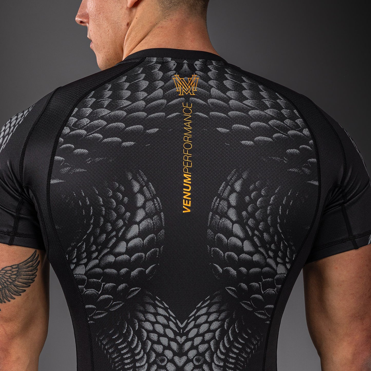 Venum Matupa Rashguard Manga Corta - Negro/Gris/Oro