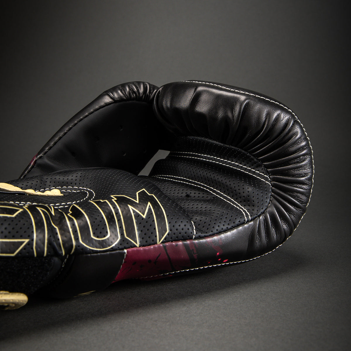 Jujutsu Kaisen x Venum Itadori Impact Evo Guantes de Boxeo – Negro/Rojo