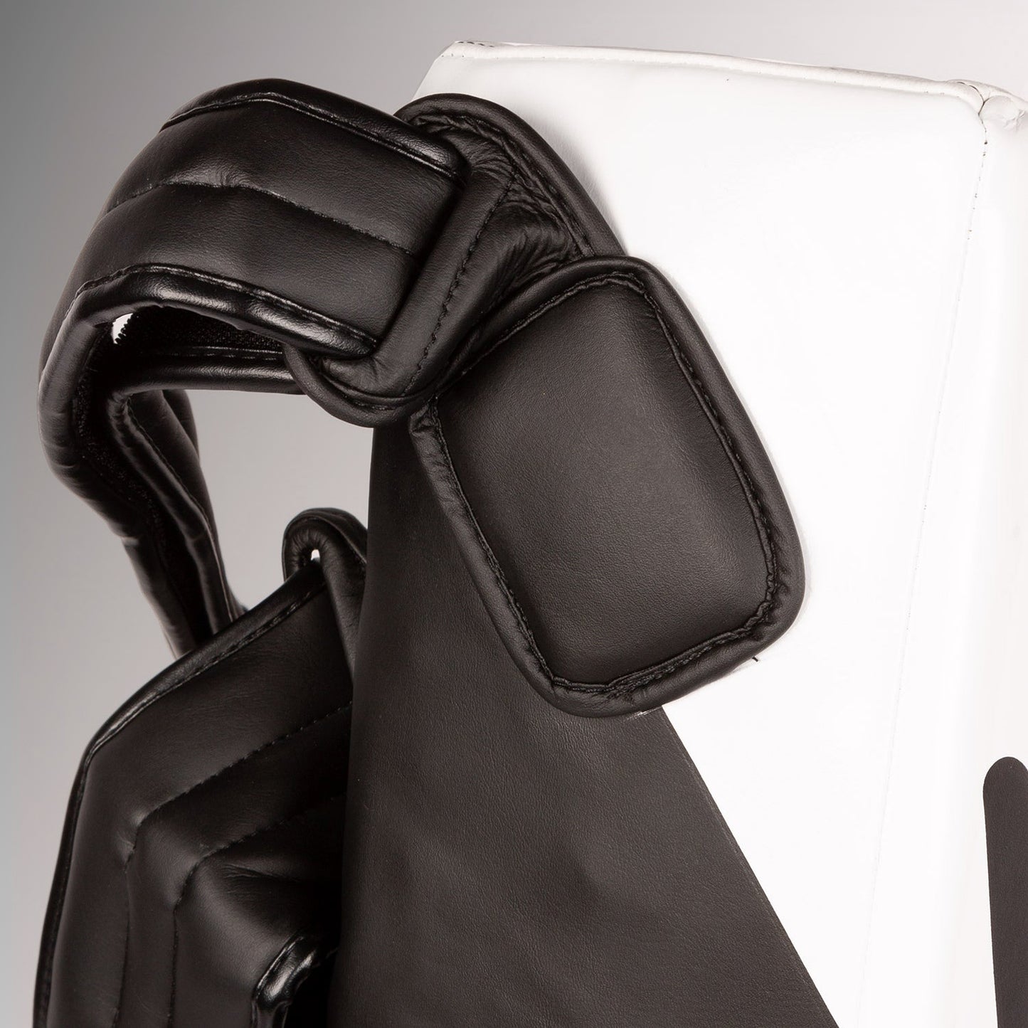 Venum Pro Body Protector – Caqui/Oro