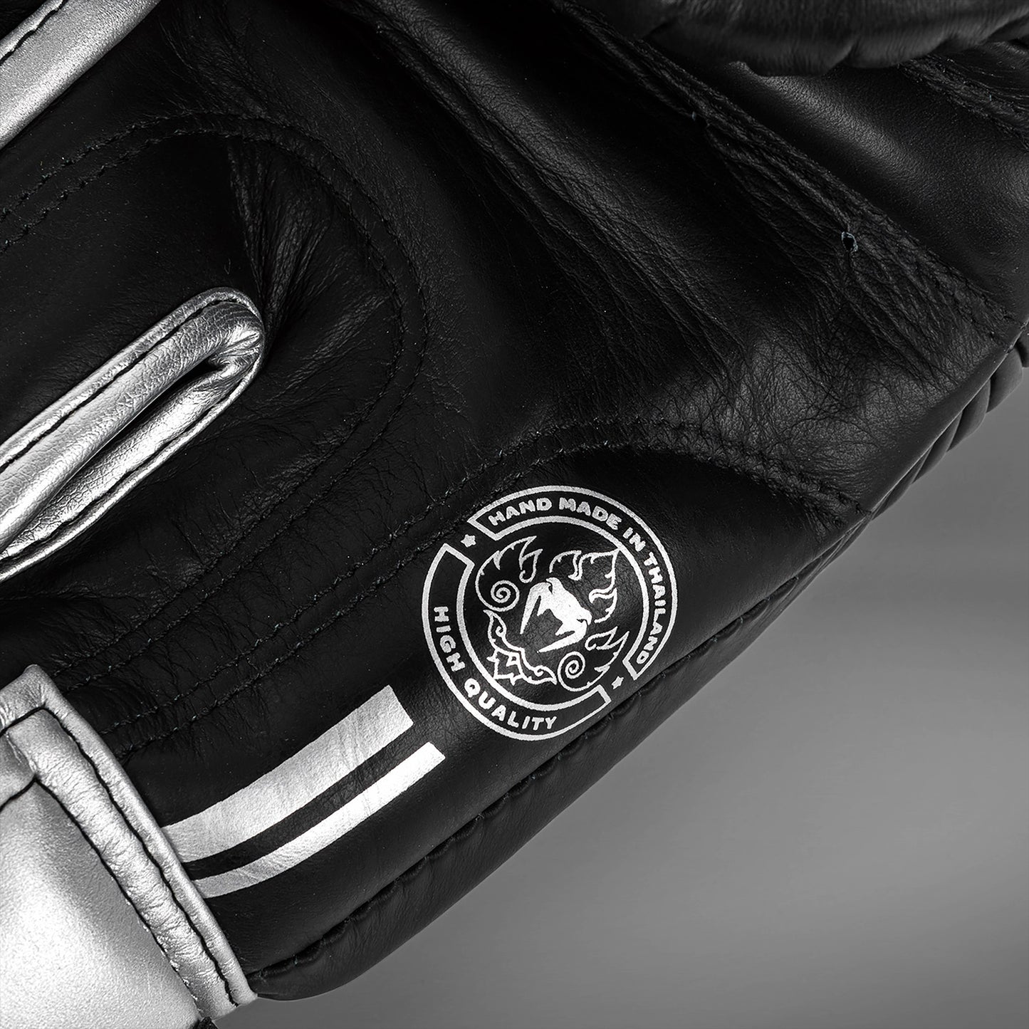 Guantes de boxeo Venum Power 2.0 - Negro/Dorado