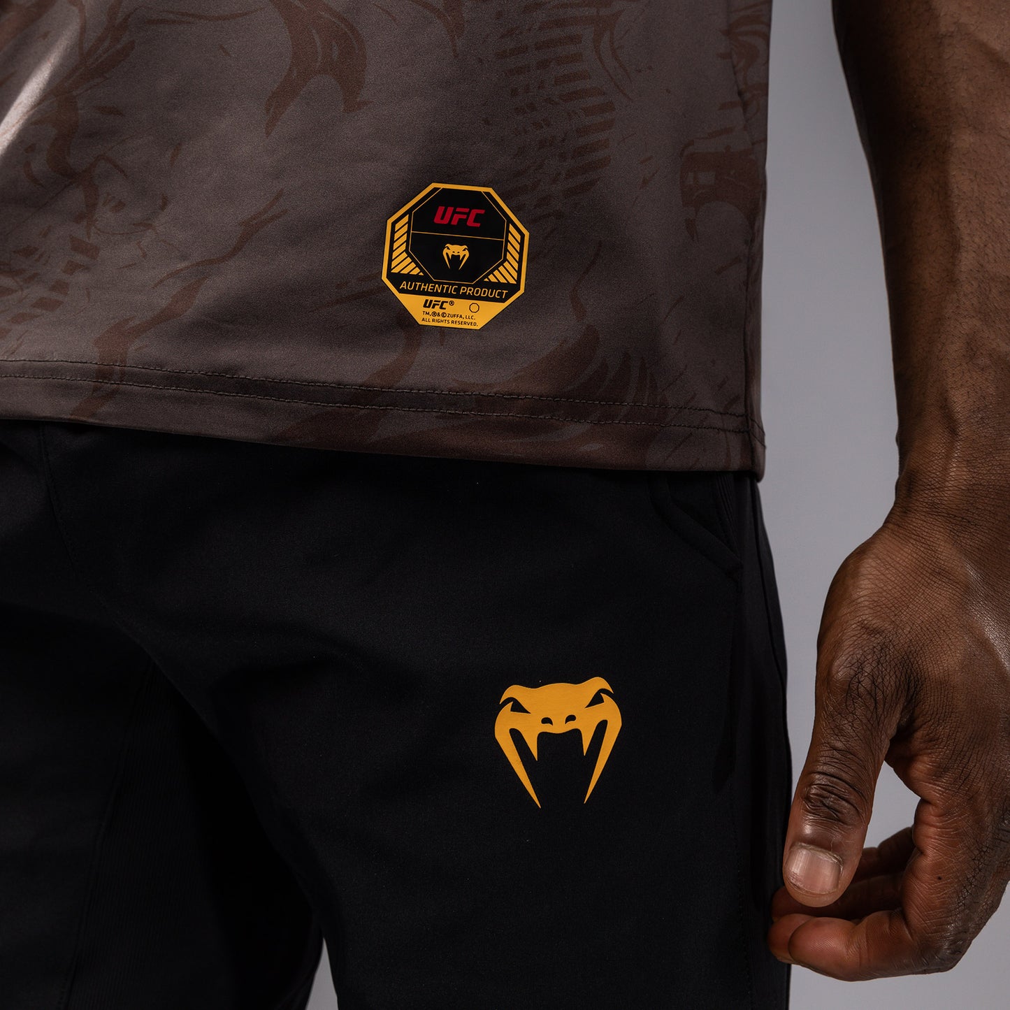 UFC Fusion by Venum Fight Week Camiseta Dry-Tech para Hombre - Marrón tierra