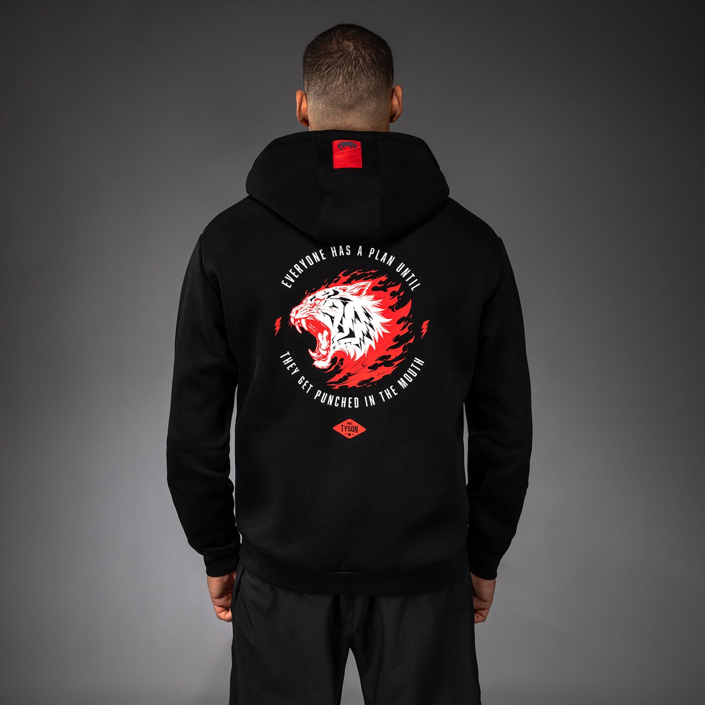 Venum x Mike Tyson Tiger Sudadera con Capucha - Negro Profundo/Rojo Intenso