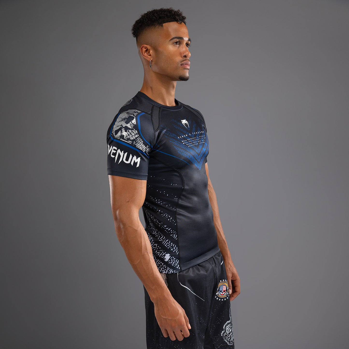 Venum x TEKKEN 8 - Paul Phoenix Rashguard - Negro/Azul