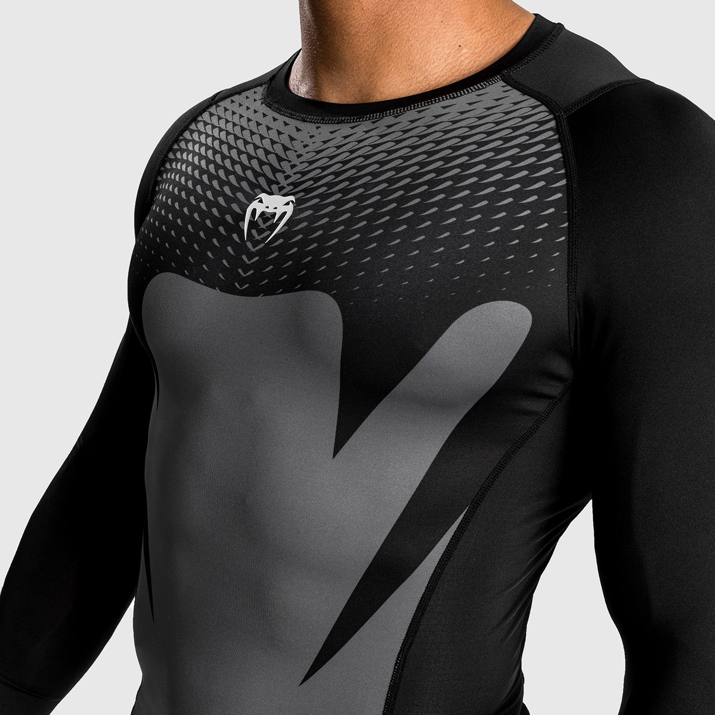 Venum Attack Rashguard de Manga Larga para Hombre - Negro/Gris
