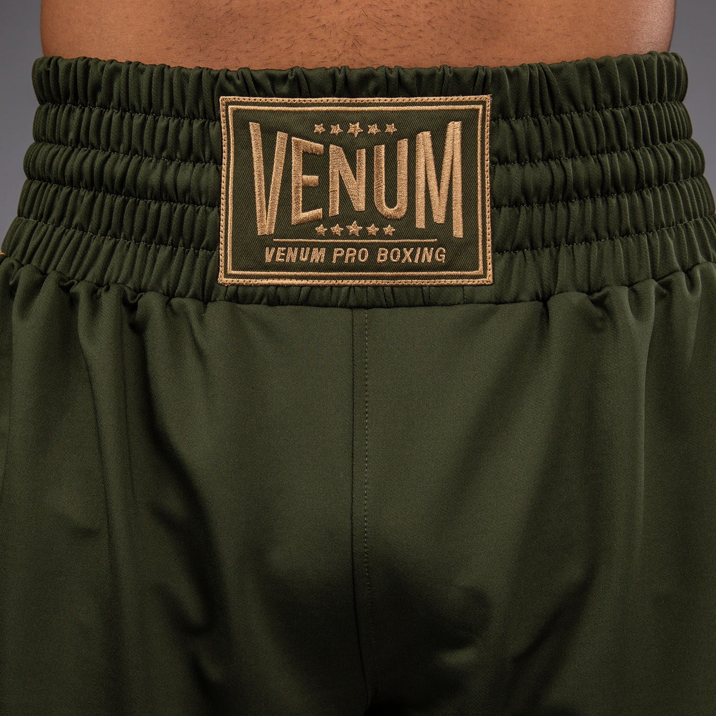 Venum Classic Short de Boxeo - Verde Militar/Arena