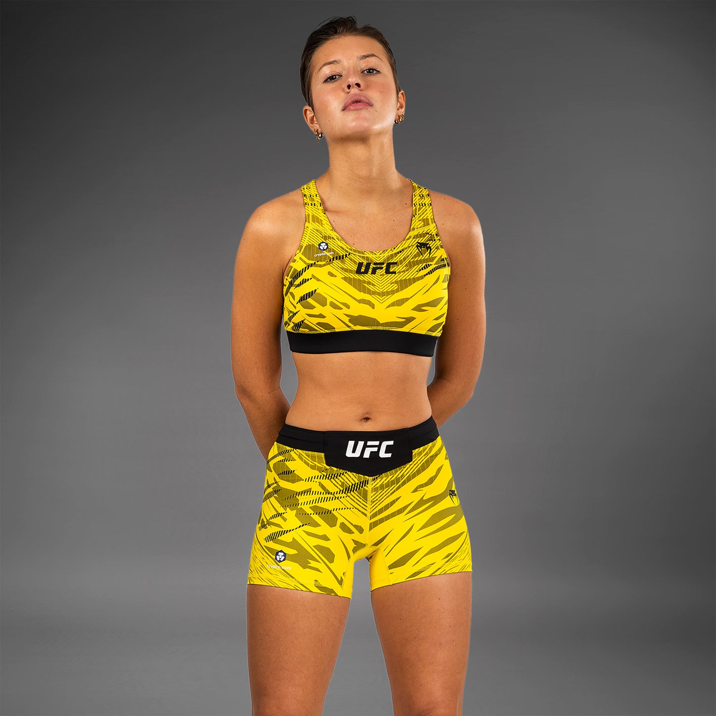 UFC Fusion by Venum Authentic Fight Night Vale Tudo Shorts para Mujer - Ajuste Corto - Amarillo