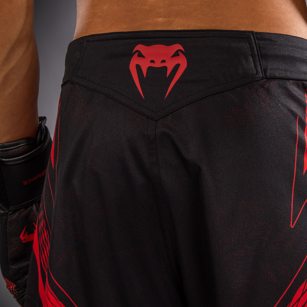 Venum Amazonia Reborn Pantalón corto de MMA - Negro/Rojo