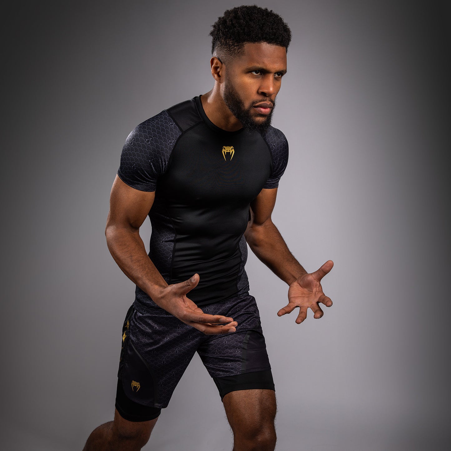 Venum x Assassin’s Creed Shadows Lycra de manga corta para hombre - Negra