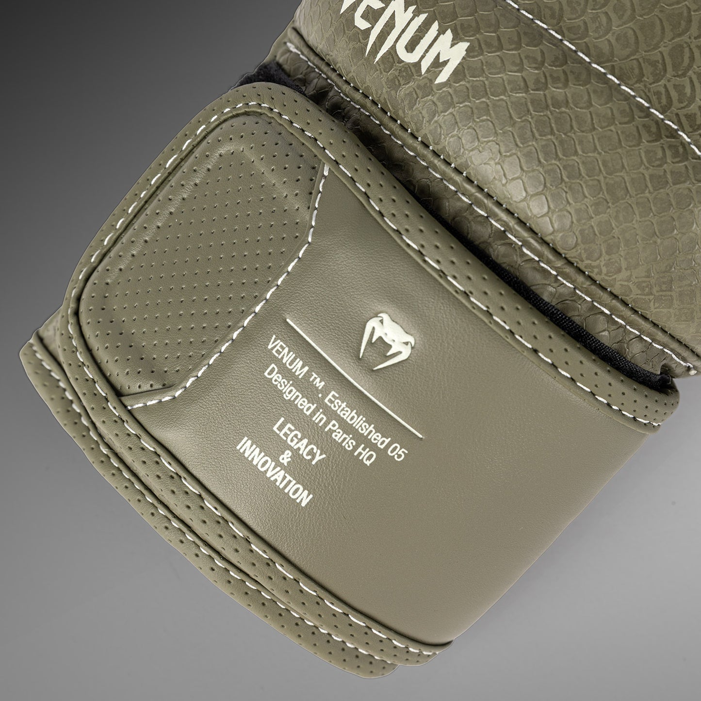 Venum Impact Evo Scales Guantes de Boxeo – Verde Ejército