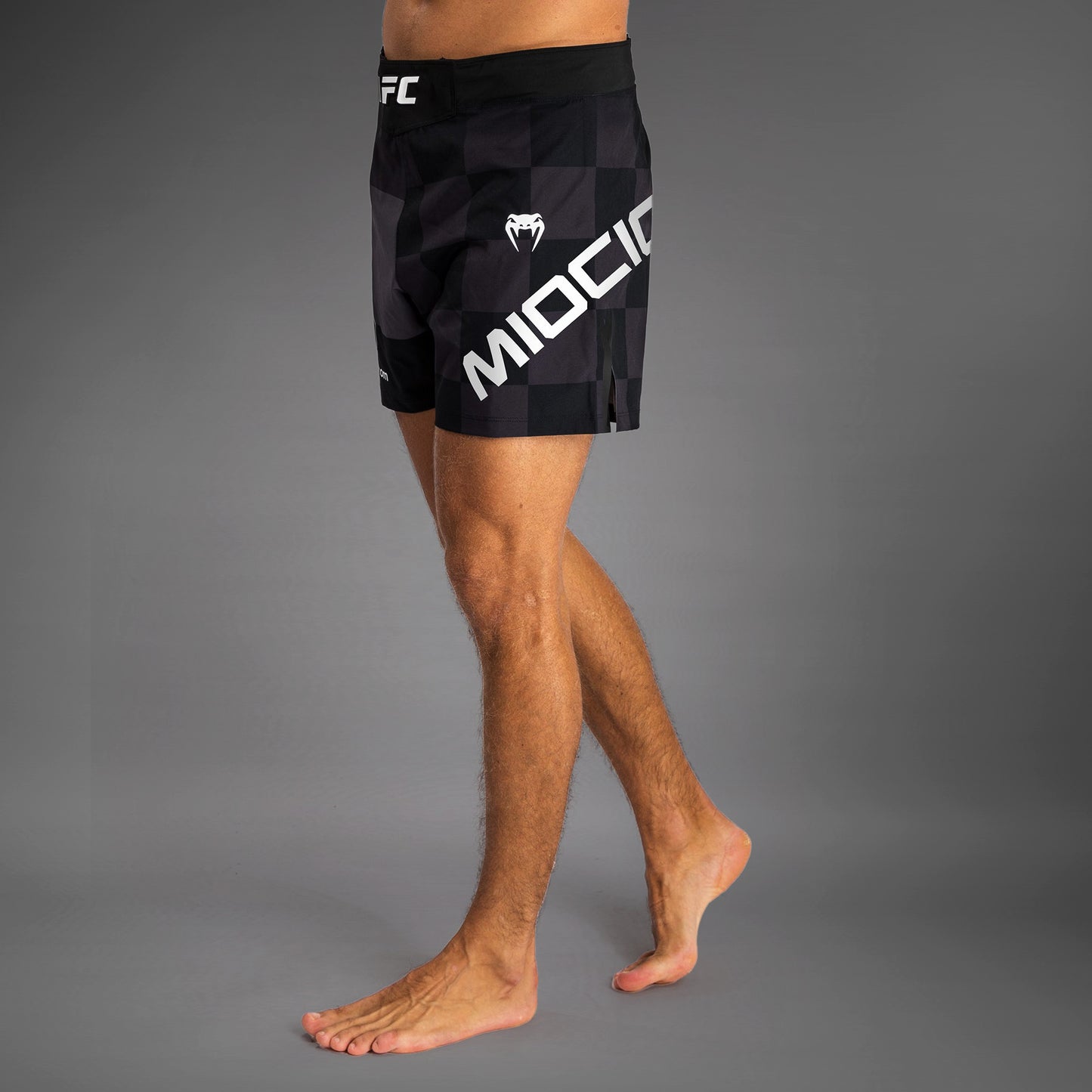 UFC Unrivaled by Venum Stipe Miocic Pantalones Cortos de Lucha Ajustados para Hombres - Negro
