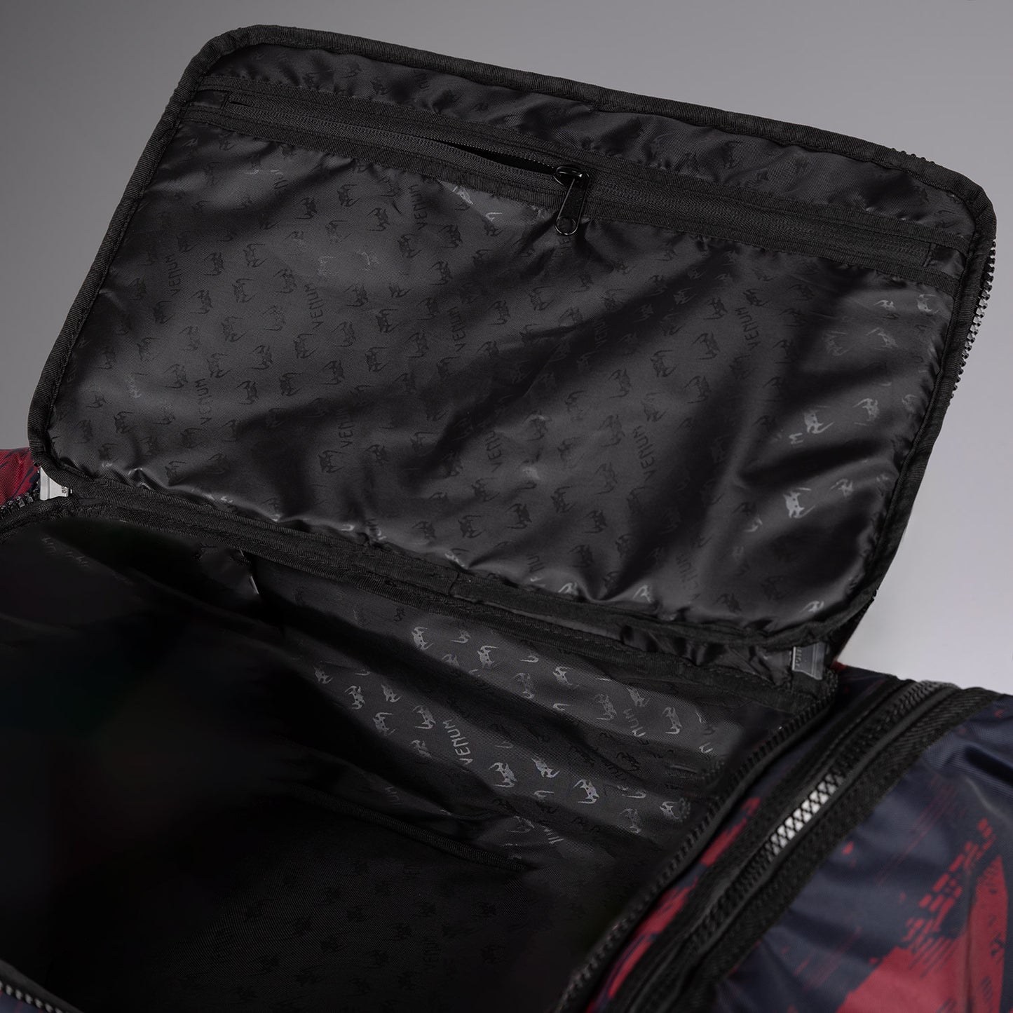 UFC Zenith by Venum Authentic Fight Week Bolsa de deporte - Burdeos