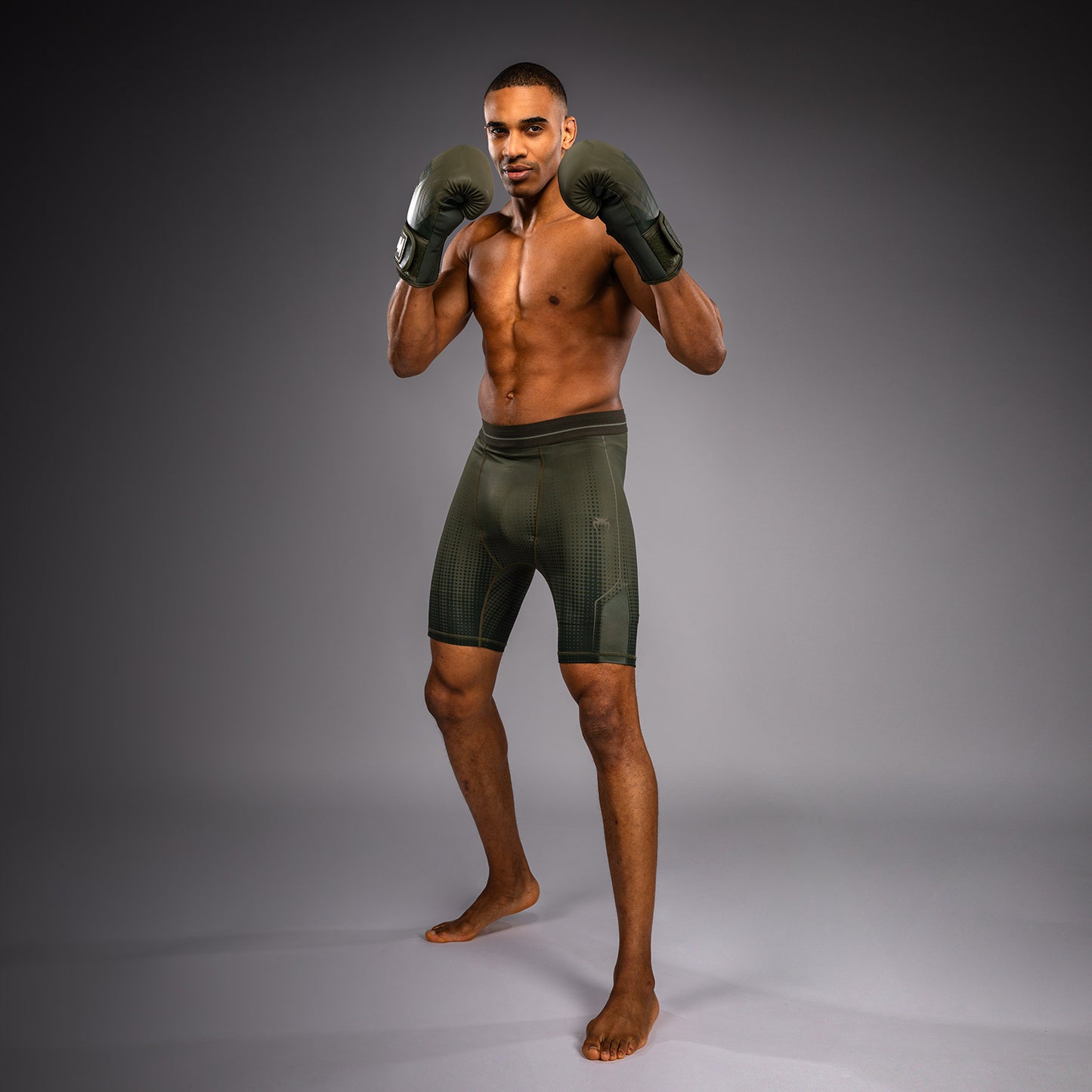 Venum Stealth Short de Compresión – Caqui/ Verde Oscuro