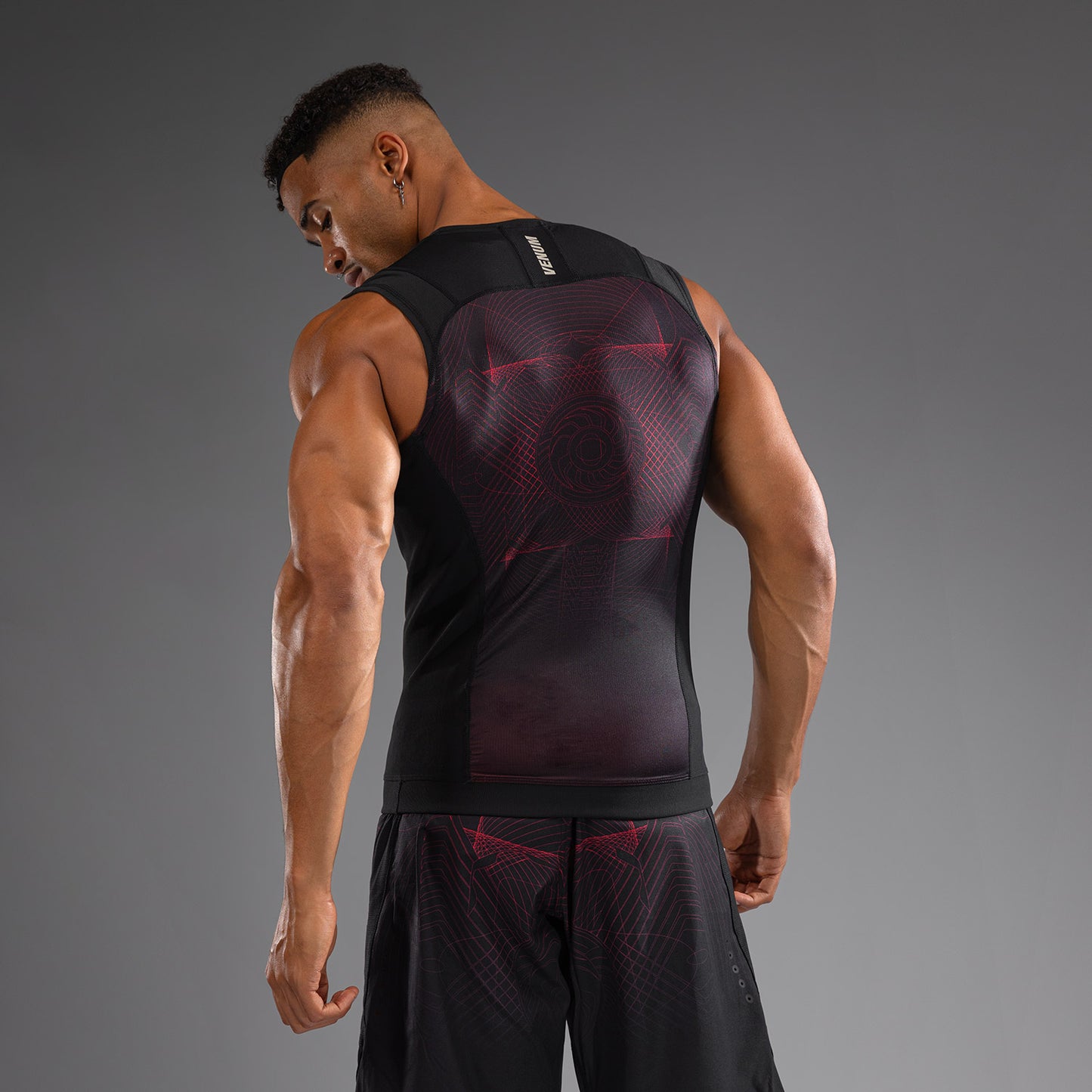 Venum G-Fit Air Rashguard sin Mangas para Hombre - Negro Profundo/Rojo Fuego