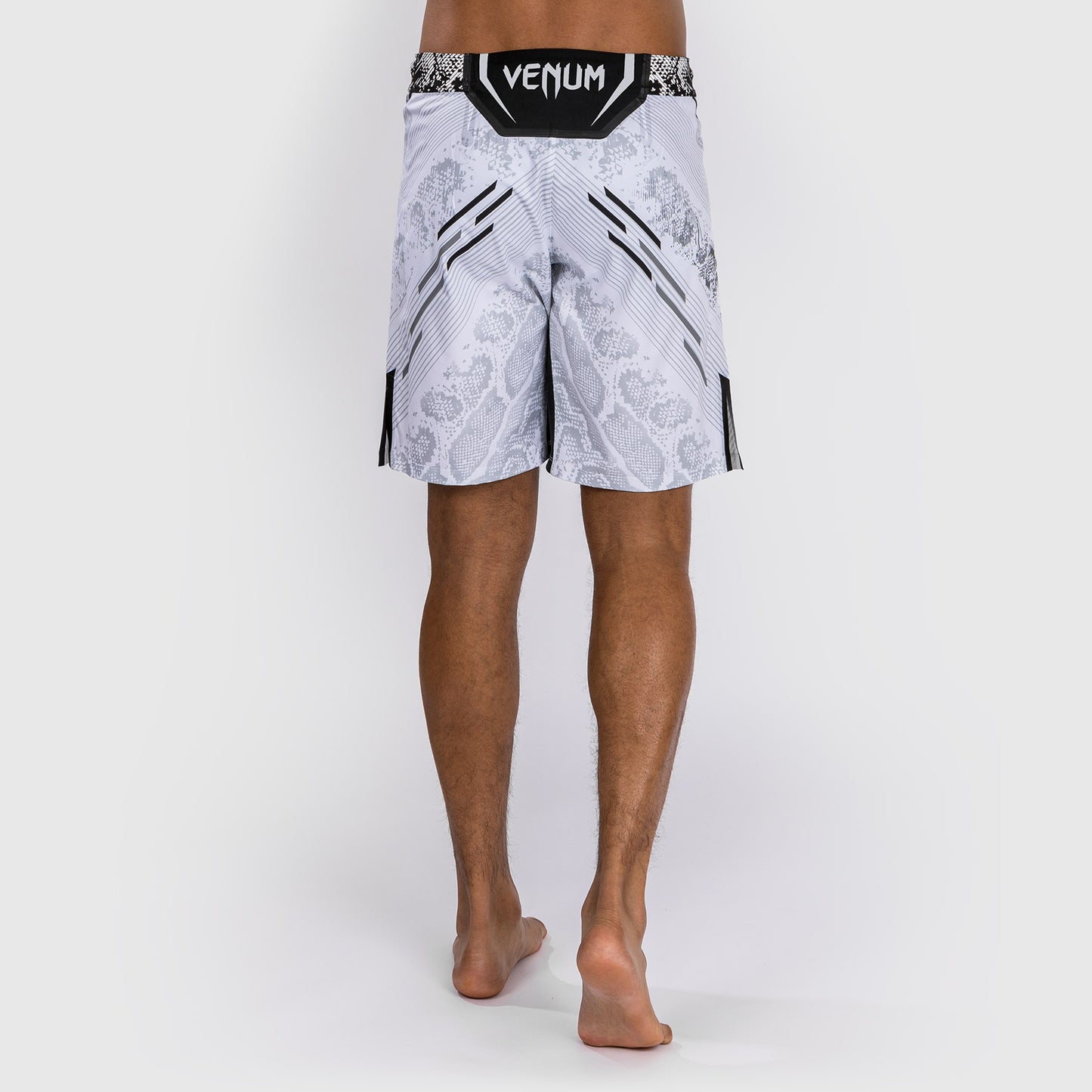 Pantalón Corto UFC Adrenaline by Venum Personalizado Authentic Fight Night, Corte Largo, Hombre - Blanco