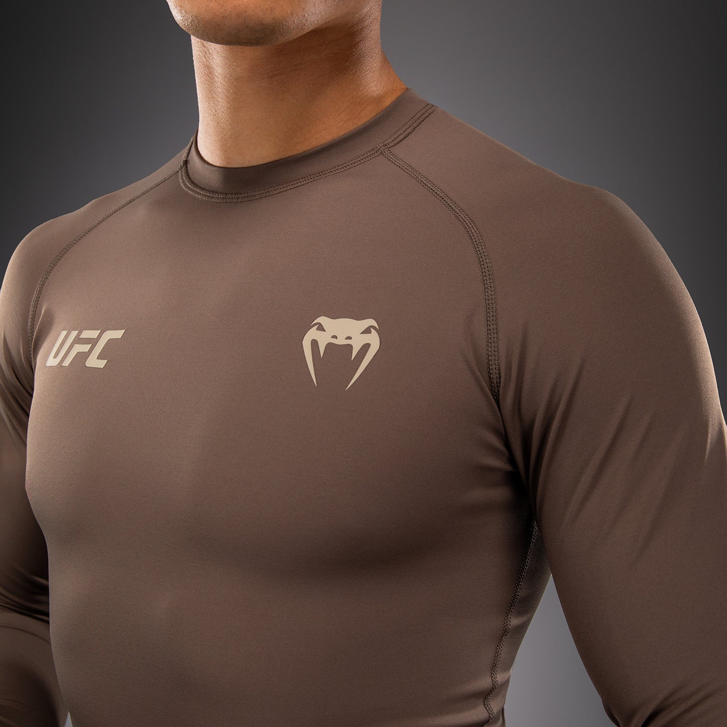 Venum UFC Unity by Venum Authentic Fight Week Rashguard Técnico de Manga Larga para Hombre - Marrón