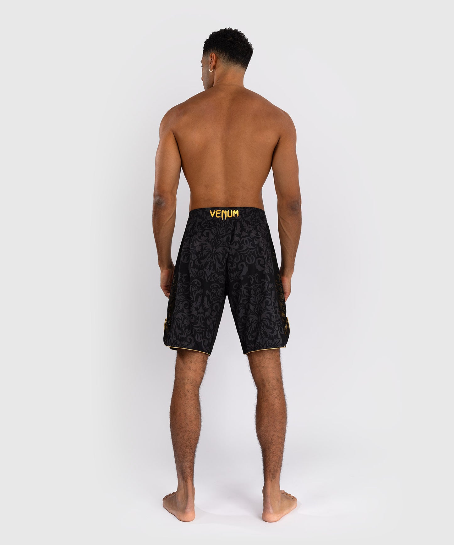 Venum x Topuria Unmatched Edition Pantalones de Lucha - Negro/Dorado