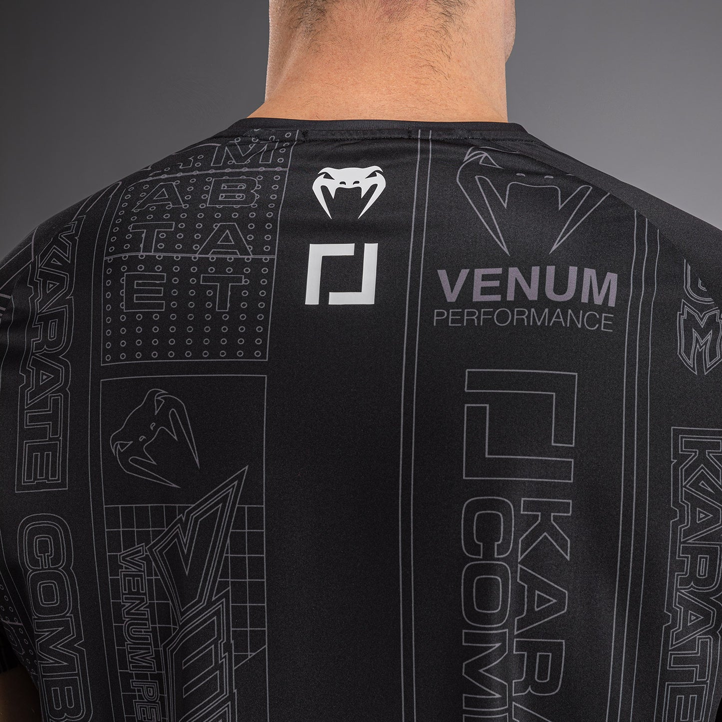 Karate Combat by Venum Camiseta Dry Tech – Negro/Gris