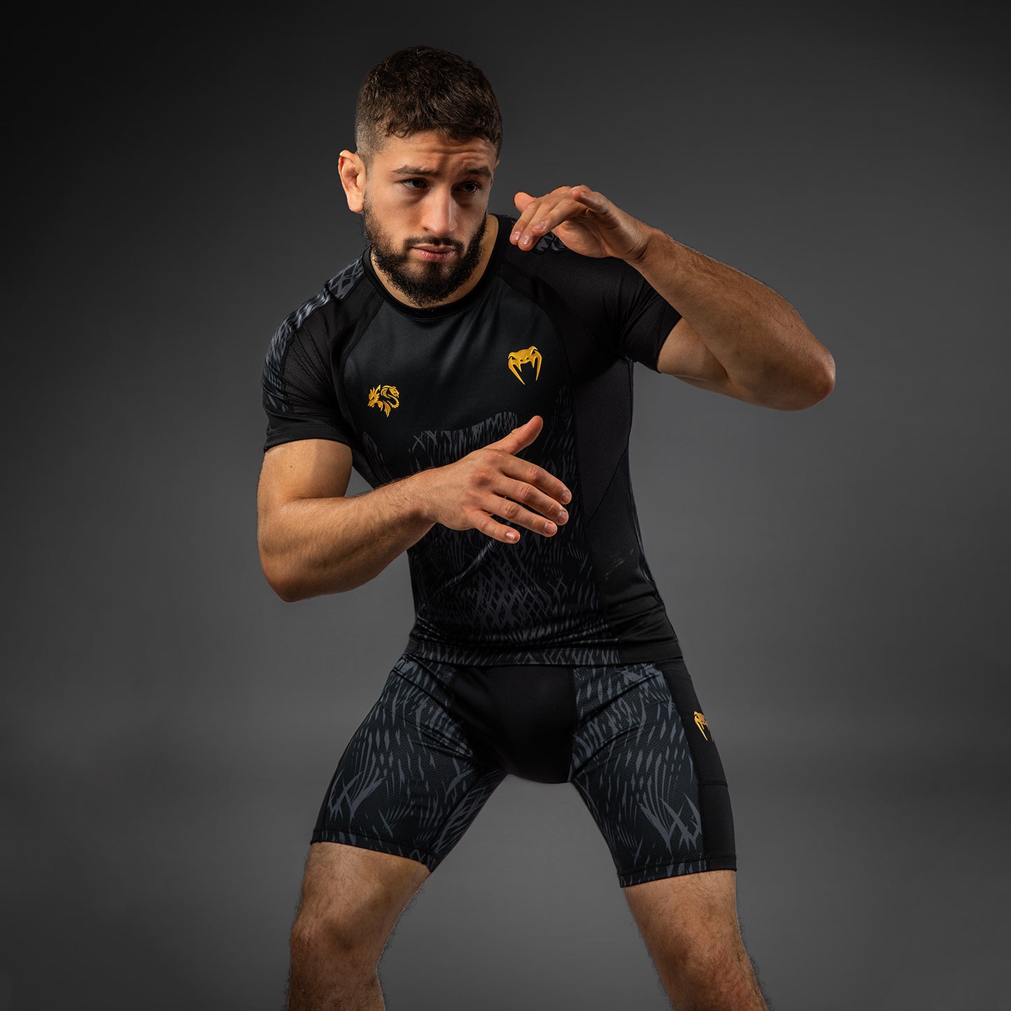 Venum x Chimaev Rashguard de Manga Corta  - Negro/Gris