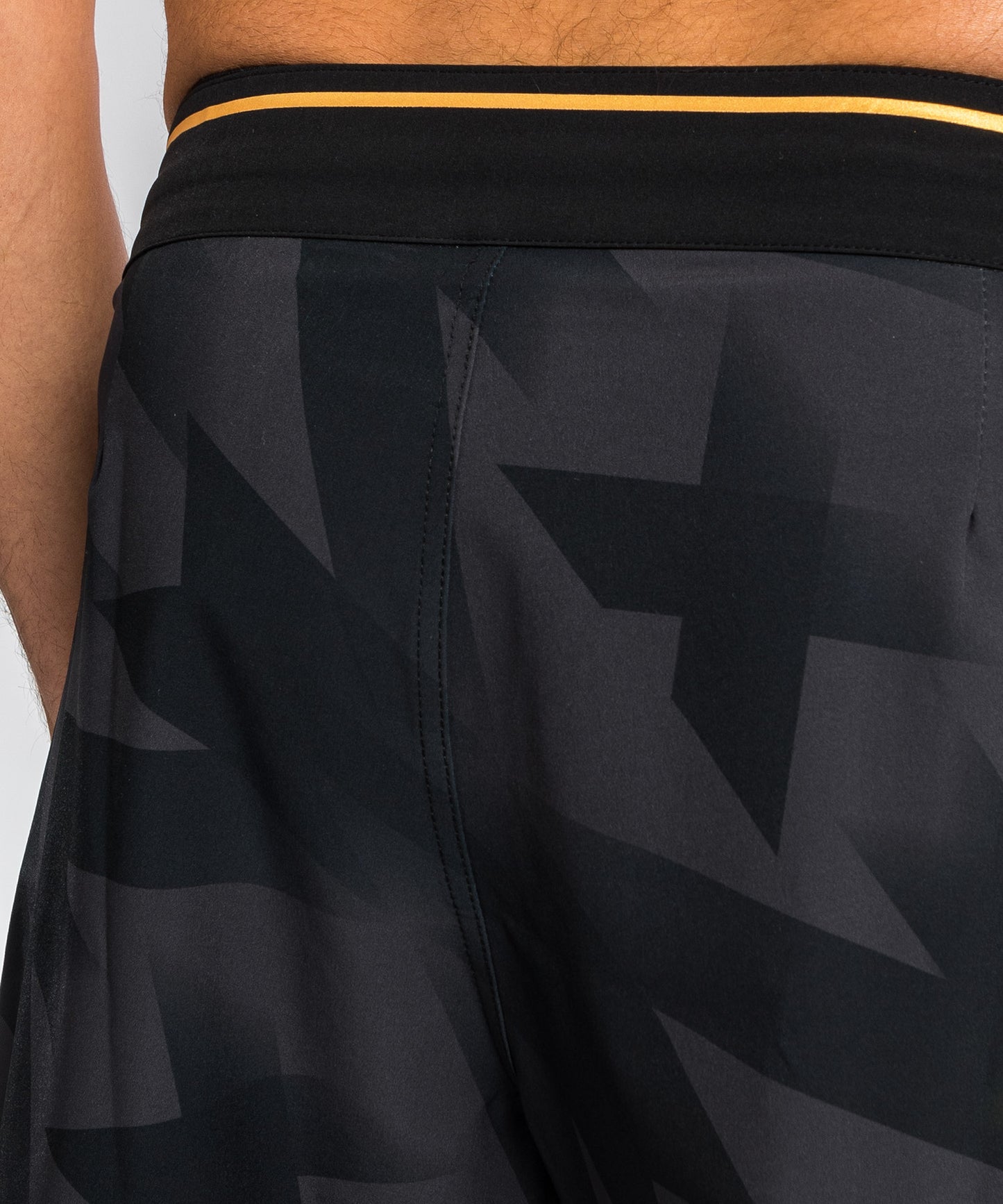 Pantalones Cortos de MMA Venum Razor - Negro/Oro