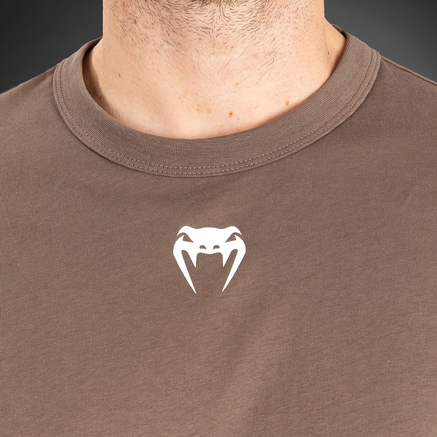 UFC Adrenaline By Venum Fight Week Camiseta de Manga Corta para Hombre - Bronze