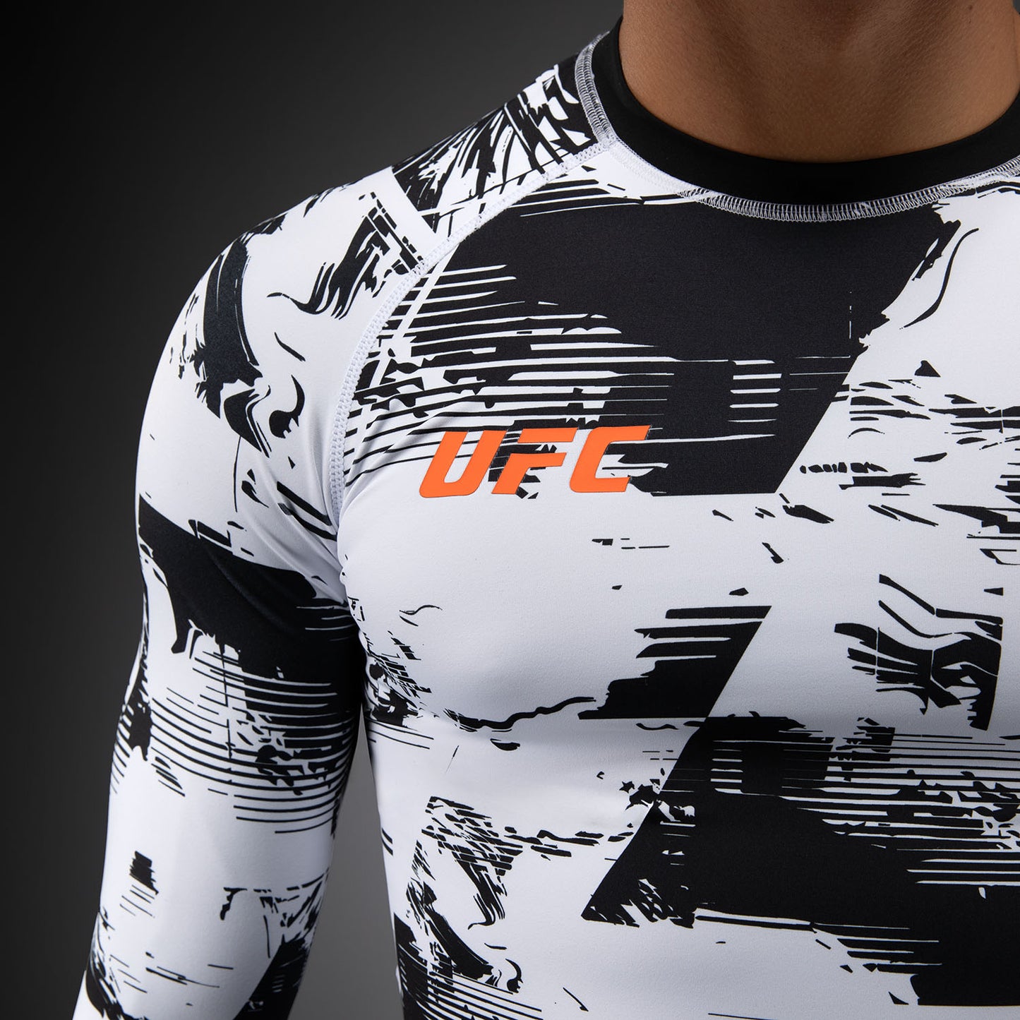 UFC Zenith by Venum Authentic Fight Week Rashguard de manga larga Performance Hombre - Blanco