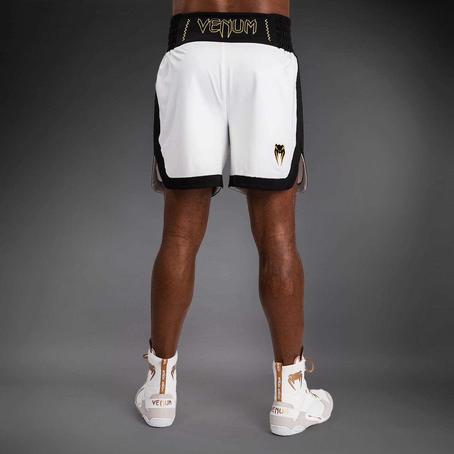Venum Classic Boxing Shorts - Blanco/Negro