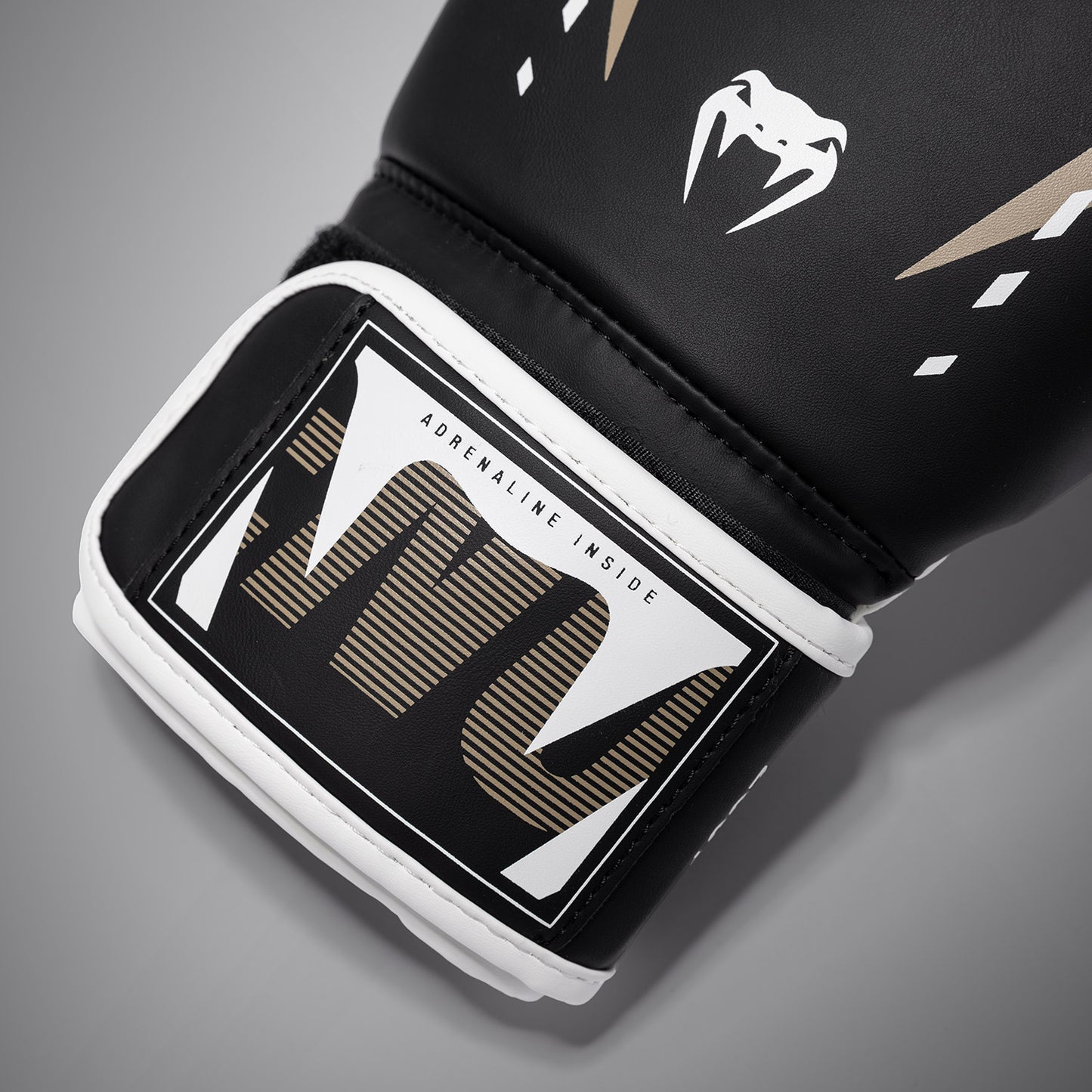 Venum Adrenaline Guantes de Boxeo – Negro/Arena