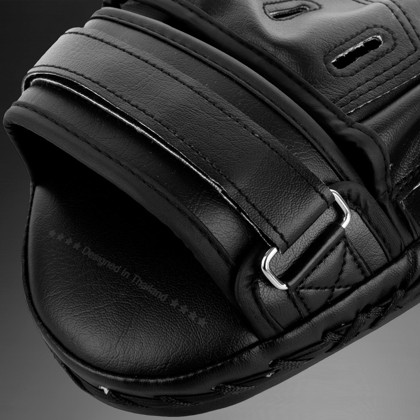 Manoplas de Boxeo Venum Light - Negro/Negro (Par)